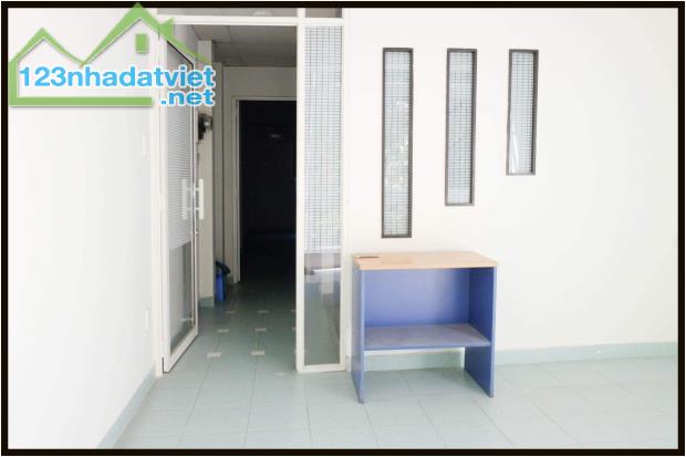 Top nhà vị trí đẹp 4 x 25m 1 trệt 4 lầu Trương Định trung tâm Q3 TP.HCM