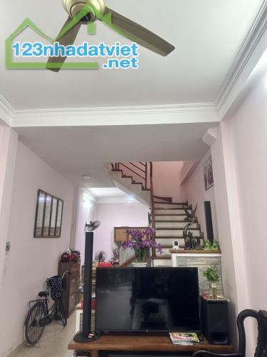 Bán nhà ngõ 57 phố lụa .42m2 .Ngõ nông ,Ngay phố ,Dân xây ,Đủ công năng Giá 5.2 tỷ - 2