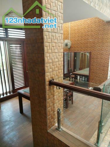 NHÀ MT ĐẠI LỘ 2 - PHƯỚC BÌNH, 230M2 (10x23)M, 5 TẦNG, SÂN RỘNG, CÓ GARA OTO,  CHỈ 30.5 TỶ. - 2