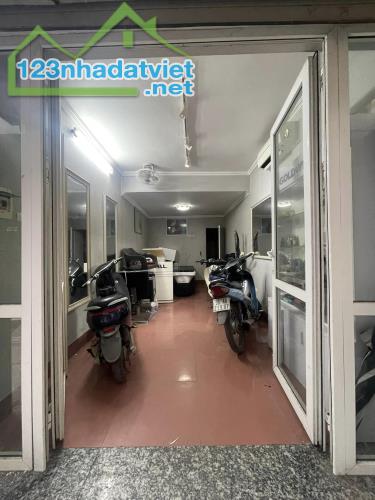 Bán nhà Tạ Quang Bửu sổ vuông vắn nở hậu, 3 bước ra phố, kinh doanh nhỏ, giá hơn 4 tỷ rưỡi