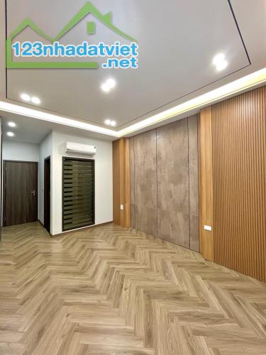 VIP GIA THUỴ NGUYỄN VĂN CỪ 40m2 x 6T ÔTÔ TRÁNH THANG MÁY THÔNG SÀN KINH DOANH 13,3TỶ - 2