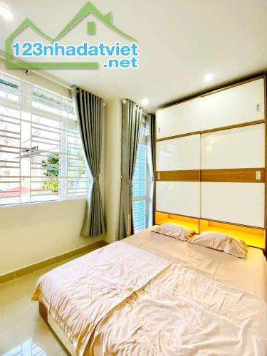 NHÀ 2 MẶT TIỀN HẺM OTO GẦN EMART GÒ VẤP. GIÁ 3 TỶ 580 CÒN THƯƠNG LƯỢNG