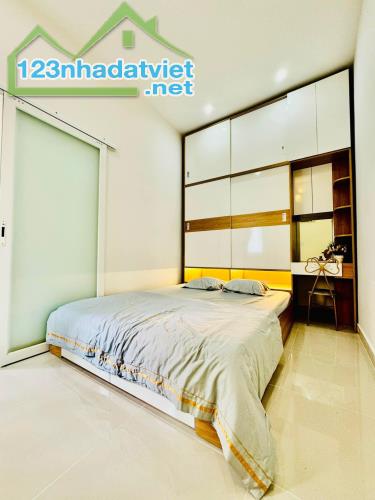 NHÀ 2 MẶT TIỀN HẺM OTO GẦN EMART GÒ VẤP. GIÁ 3 TỶ 580 CÒN THƯƠNG LƯỢNG - 1
