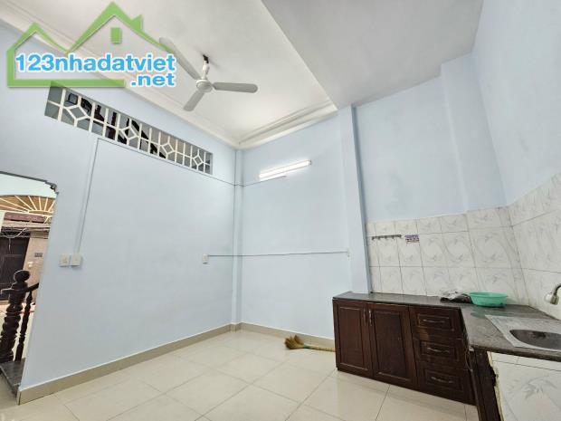 NHÀ ĐẸP PHAN HUY ÍCH - 2T BTCT HẺM XE HƠI- 50M2 - MỚI Ở NGAY- CHỈ NHỈNH 4T - 1