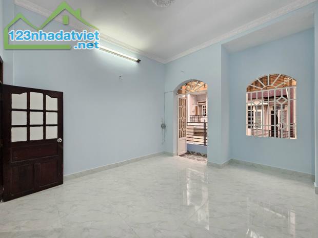 NHÀ ĐẸP PHAN HUY ÍCH - 2T BTCT HẺM XE HƠI- 50M2 - MỚI Ở NGAY- CHỈ NHỈNH 4T