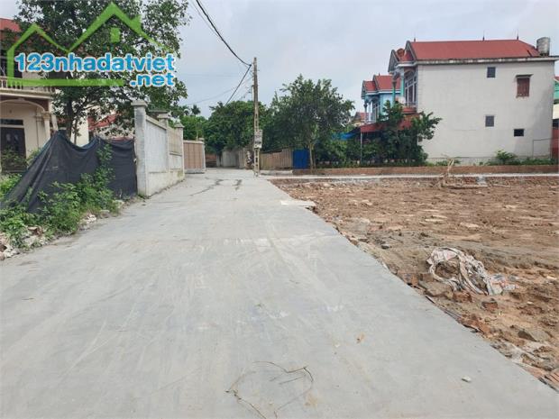 cần bán 1 duy nhất phân lô tại Cộng Hoà-Phù Linh- Sóc Sơn. Đường 6m - 1