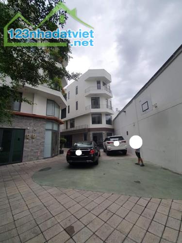 Ô TÔ NGỦ TRONG NHÀ HAY Ở SÂN – HẬU GIANG -  F11 - Q6 - 4 TÂNG - 36M2 -  8.3 TỶ. - 4