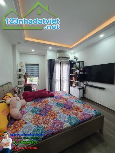 Bán Nhà Long Biên, Bồ Đề, 50m2, Đường  Lớn Ô Tô Đậu Gần Cửa, Cách Cầu Chương Dương Chỉ 500 - 2