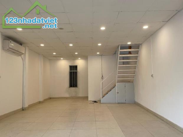 BÁN NHÀ MẶT PHỐ GIÁ 32,5 TỶ 56m 2 TẦNG MẶT TIỀN RỘNG 7,4m VÕ CHÍ CÔNG .