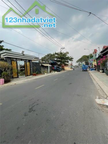 BIỆT THỰ SÂN VƯỜN 8x26m, mặt tiền NGUYỄN THỊ THẢNH, Thới Tam Thôn, Hóc Môn.