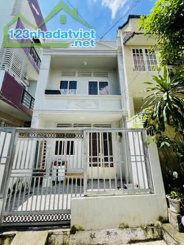 Nhà Nơ trang Long- gần Vincom Nguyễn Xí ,84m2 ,4x21m, 2 tầng, hẻm 3m, PL chuẩn