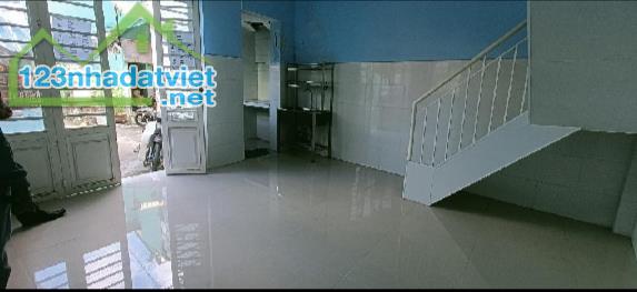 BÁN NHÀ: NGAY CHỢ LINH XUÂN, THỦ ĐỨC, 2 TẦNG ,45m2, CHỈ 2.4 TỶ. - 1