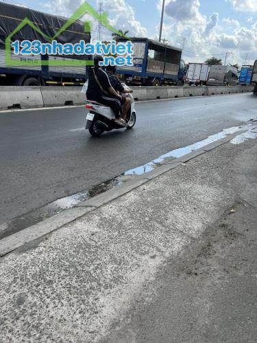 Nhà MT Quốc Lộ 1A Q12, 283m2, 3PN, 11x26m, Đ.30m, 144tr/n chỉ 10.x tỷ - 1