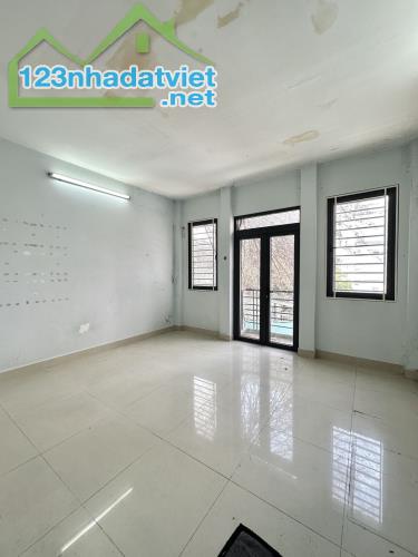 Nhà Nguyễn Thái Sơn quận Gò Vấp DT 60m2 ,2 tầng , HXH nhỉnh 5ty - 5