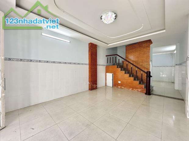 Nhà Nguyễn Thái Sơn quận Gò Vấp DT 60m2 ,2 tầng , HXH nhỉnh 5ty - 4