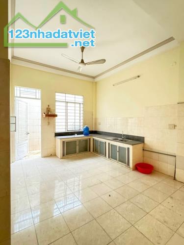 MẶT TIỀN KHU TÊN LỬA - VỊ TRÍ KINH DOANH ĐỈNH - 80M2 - 4 TẦNG CHỈ NHỈNH 10.7 TỶ TL - 3