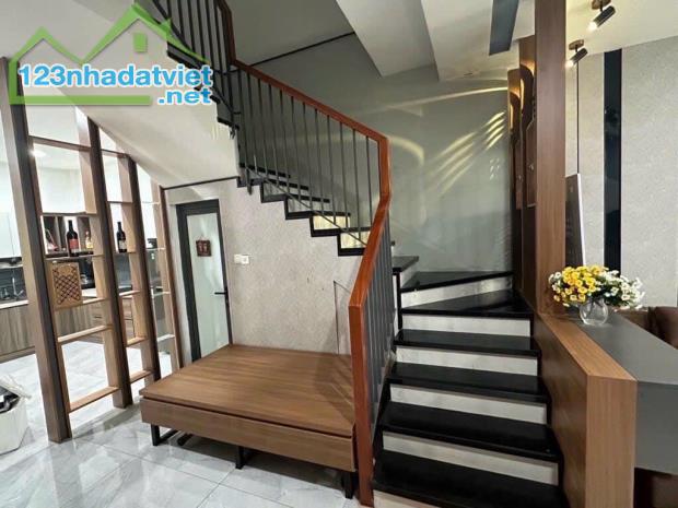 Nhà riêng Đặng Văn Bi Thủ Đức, hẻm xe hơi 8m, diện tích 5.5x21m, 3 tầng, giá giảm còn hơn - 2