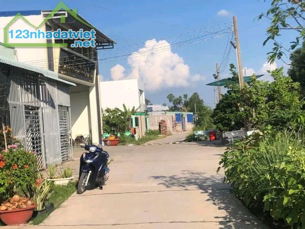 BÁN LÔ ĐẤT 100M2 GẦN CHỢ THANH PHÚ GIÁ CHỈ 890 TRIỆU GỌI CHO EM ĐẶT CỌC - 1