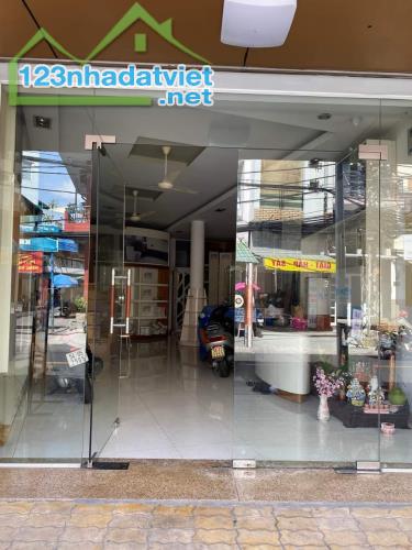 Cần bán nhà mặt tiền đường Hoà Hưng, phường 12, quận 10. Giá chốt 2tỷ640 (TL) - 2