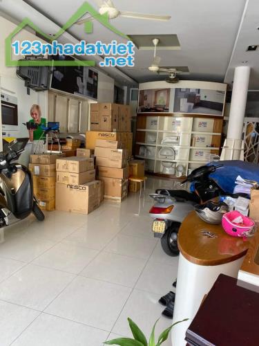 Cần bán nhà mặt tiền đường Hoà Hưng, phường 12, quận 10. Giá chốt 2tỷ640 (TL)