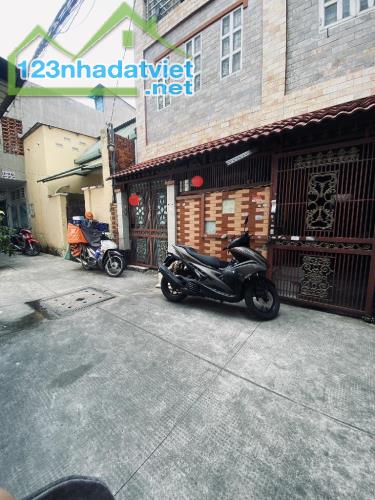 10.6 TỶ - LÊ LỢI – 4 TẦNG – 109 MV – NGANG 6M5 - NỞ HẬU – CHO THUÊ THÁNG 40TRIỆU. - 4