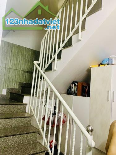 HẺM XE TẢI CÁCH 1 CĂN - 56M2 - NỞ HẬU - CHDV DÒNG TIỀN 28 TRIỆU/ THÁNG - CHỈ NHỈNH 5 TỶ - 2