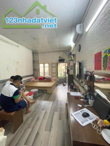 BÁN NHÀ TẬP THỂ PHẠM NGỌC THẠCH, T2, 60 M2, 2 NGỦ, 2WC, 2 THOÁNG, 2.6 TỶ. - 2