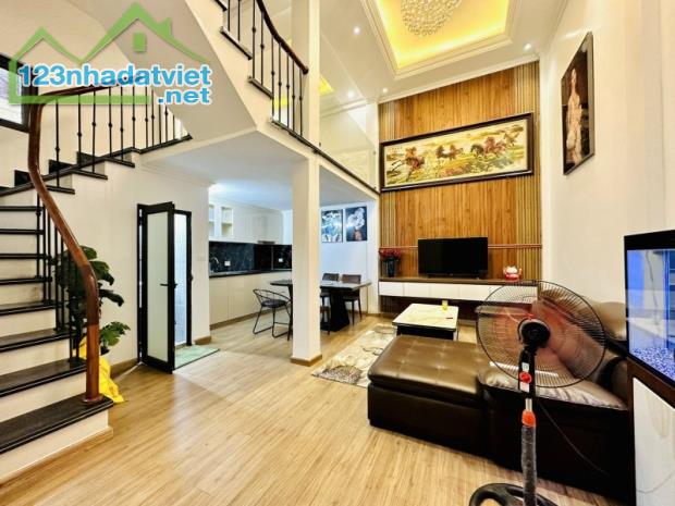 Bán Nhà Khu Phân Lô Quân Đội, Hoàng Văn Thái, Thanh Xuân, 36m², Giá 10.8 Tỷ