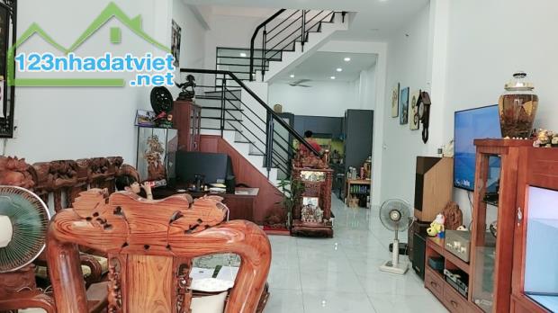 Chính chủ bán căn Villa 117m2, 4 tầng Nguyễn Kiệm sát Sân Bay giá chào nhỉnh 13 tỷ