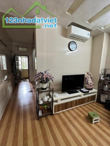 Bán nhà mặt phố Giải Phóng 57m, 6 tầng, hai mặt thoáng vĩnh viễn, giá hơn 4 tỷ rưỡi - 2
