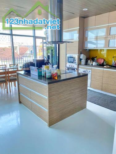 Bán nhà mặt phố Vệ Hồ, mặt tiền ô tô tránh, view Hồ Tây, 2 mặt thoáng, kinh doanh đỉnh - 1