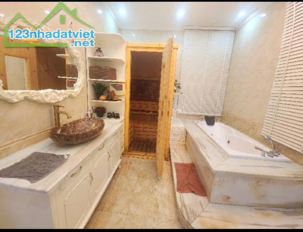 Bán nhà mặt phố Vệ Hồ, mặt tiền ô tô tránh, view Hồ Tây, 2 mặt thoáng, kinh doanh đỉnh - 2