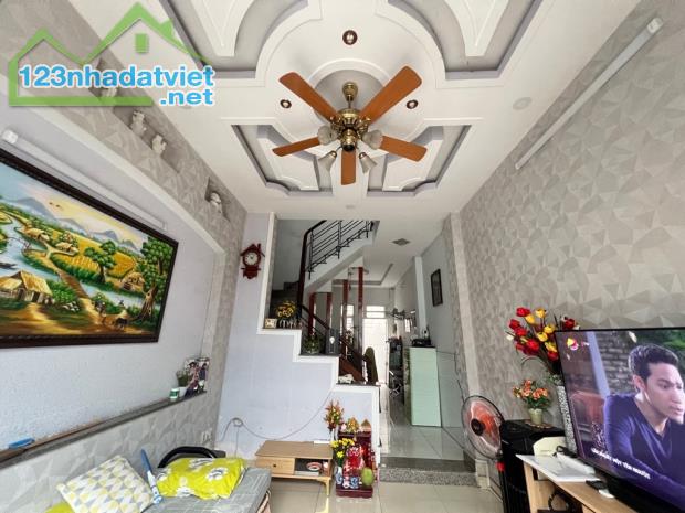 7.2 TỶ - CHU VĂN AN – 3 TẦNG – 47 MV – SÁT HẺM XE HƠI – HOÀN CÔNG ĐỦ - 4