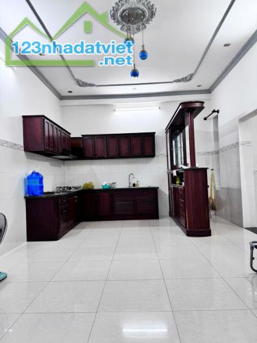 Bán nhà mái thái đẹp 150m2 tại P.Tân Vạn, ô tô 7 chỗ vào tận cửa, SHR thổ cư có hoàn công - 3