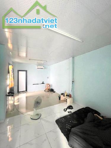 Nhà MT Tân Hiệp 14 HM, 130m2, 2PN, 5x26.4m, Đ.7m chỉ 3.x tỷ - 3