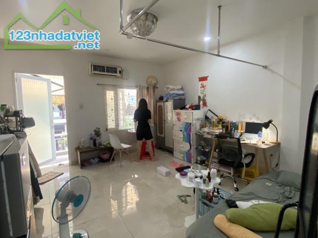 Nhà Lê Văn Sỹ quận 3 DT 75m2 ,4 tầng chỉ nhỉnh 9ty - 3