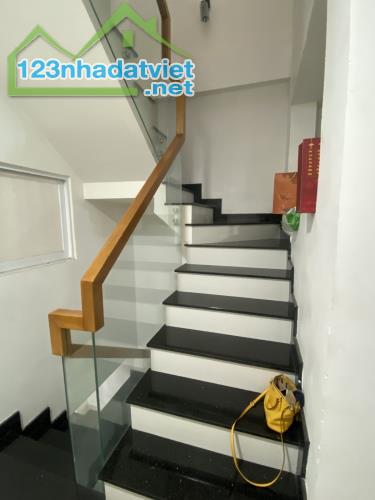 Nhà Lê Văn Sỹ quận 3 DT 75m2 ,4 tầng chỉ nhỉnh 9ty - 1