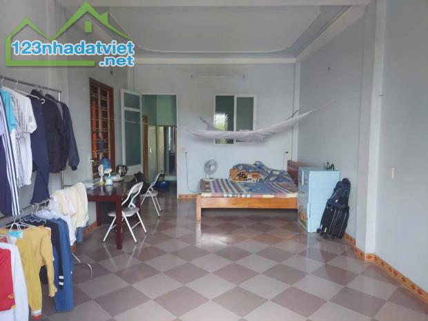 Nhà cũ đường Hùng Vương gần Go Thái Bình. Diện tích 95 m² ngõ ô tô đậu cửa. - 1