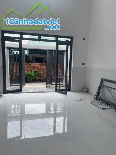 Bán nhà góc 2mặt tiền hẻm1,990tỷ,SHR thổcư,đường ôtô vào tận cửa,gần chợ và UBND-Tân Vạn - 1
