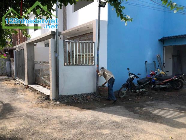 Bán nhà góc 2mặt tiền hẻm1,990tỷ,SHR thổcư,đường ôtô vào tận cửa,gần chợ và UBND-Tân Vạn - 4
