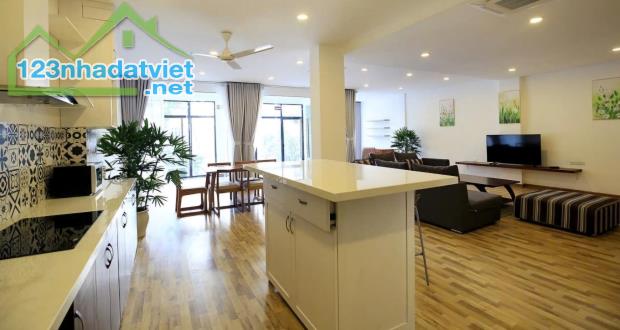 Bán Tòa Nhà 11 tầng Mặt phố Tô Ngọc Vân, Tây Hồ, giá rẻ nhất khu vực, siêu hiếm