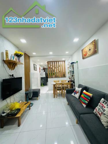 Bán Nhà 2 Tầng BTCT, DTSD80m2, Lý Chính Thắng, Quận 3, Chỉ 4.9 Tỷ (TL) - 5