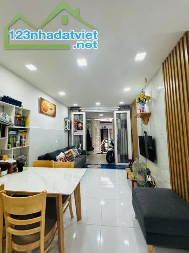 Bán Nhà 2 Tầng BTCT, DTSD80m2, Lý Chính Thắng, Quận 3, Chỉ 4.9 Tỷ (TL) - 4