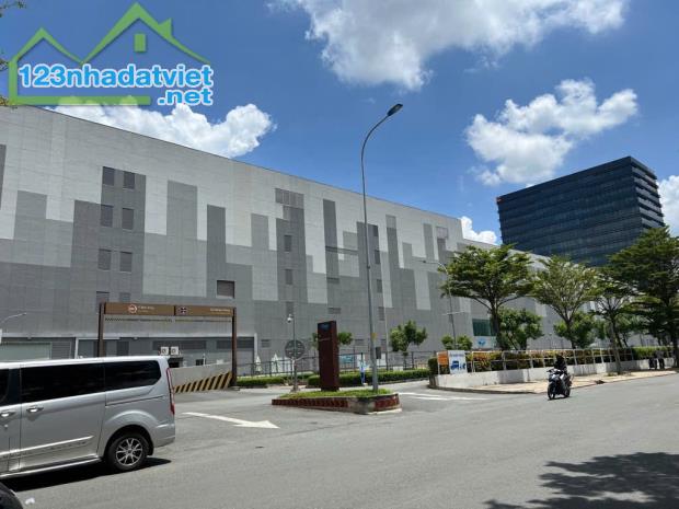 Bán biệt thự 250m2 vị trí VIP đối diện Vivocity phường Tân Phong Quận 7 - 1