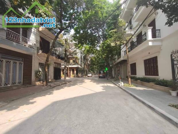 Bán nhà chính chủ liền kê Xuân La Tây Hồ thang máy ga ra ô tô 25 tỷ. - 4