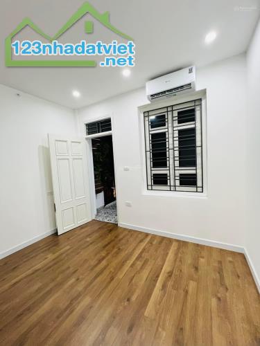 Tập Thể Nguyên Văn Tố - Hoàn Kiếm - Sổ to 70m², 2 ngủ riêng đẹp như chung cư chỉ 4.1 tỷ - 4