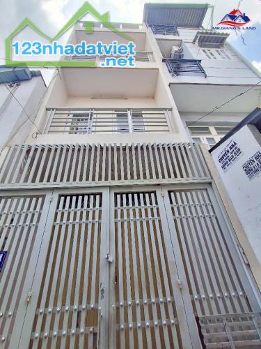 MẶT TIỀN TRẦN XUÂN SOẠN CÁCH 20M - NHÀ 4 TẦNG - CÁCH QUẬN 4 ĐÚNG 1 CÂY CẦU - 3 T.Ỷ. - 5