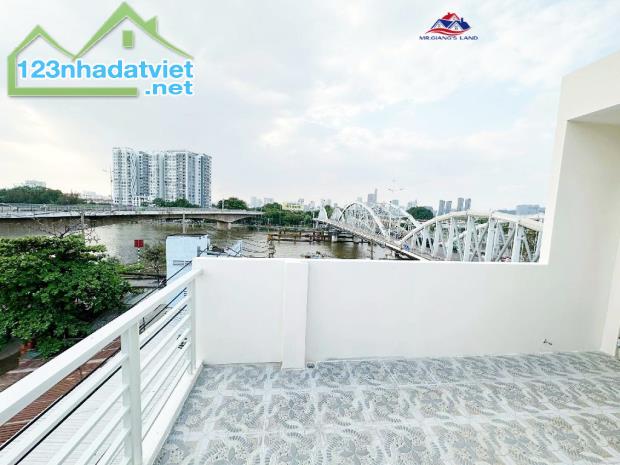 MẶT TIỀN TRẦN XUÂN SOẠN CÁCH 20M - NHÀ 4 TẦNG - CÁCH QUẬN 4 ĐÚNG 1 CÂY CẦU - 3 T.Ỷ.