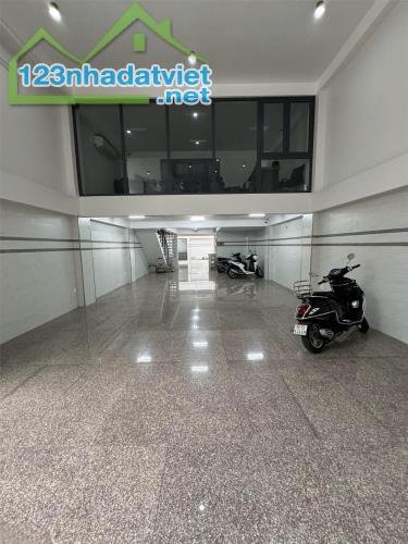 Nhà nguyên căn hẻm xe hơi, 1 trệt 3 lầu có thang máy, 6PN 4WC đường Nguyễn Hồng Đào, - 3