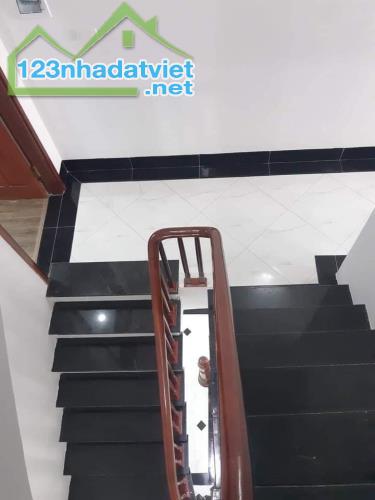 Bán nhà riêng An Khánh 38m2. Mặt ngõ thông, Ôtô đỗ trước cửa. Cách 110m đến Chợ, Trường - 3